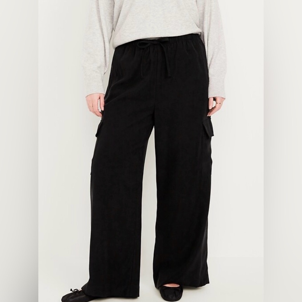 NWOT Old Navy Extra High-Waisted Drapey Cargo Super Wide-Leg Pants